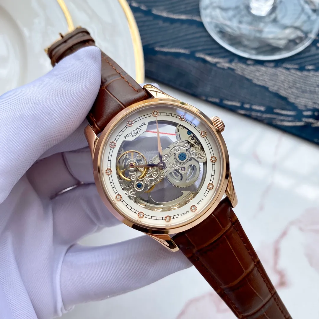 【Foreign Trade Import】💰1440! Patek Philippe (top quality, outstanding debut) 🎉🎉 [Type]: Fine men's watch (top grade) exquisite hollowing [Strap]: Genuine leather strap (durable) [Movement]: Top mechanical movement (stable) [Material]: Mineral super strong mirror (wear-resistant) Exquisite quality and generous style, excellent temperament, wise and exclusive [Size]: 43mm diameter, 12mm thick, hot sale! Welcome to reprint!